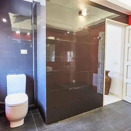 St Dennis Βίλα Μακρύς Γιαλός