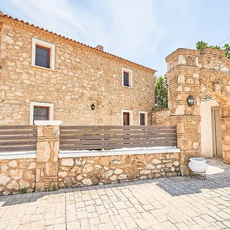 St Dennis * Μακρύς Γιαλός