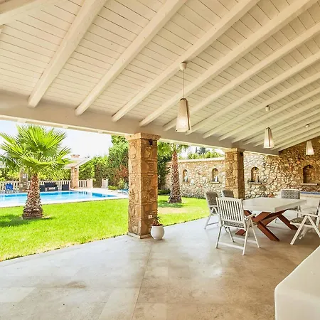 Villa St Dennis *