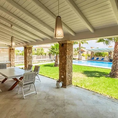 Villa St Dennis *