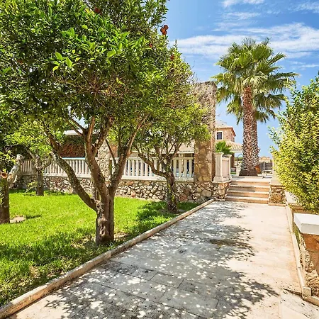 Villa St Dennis *